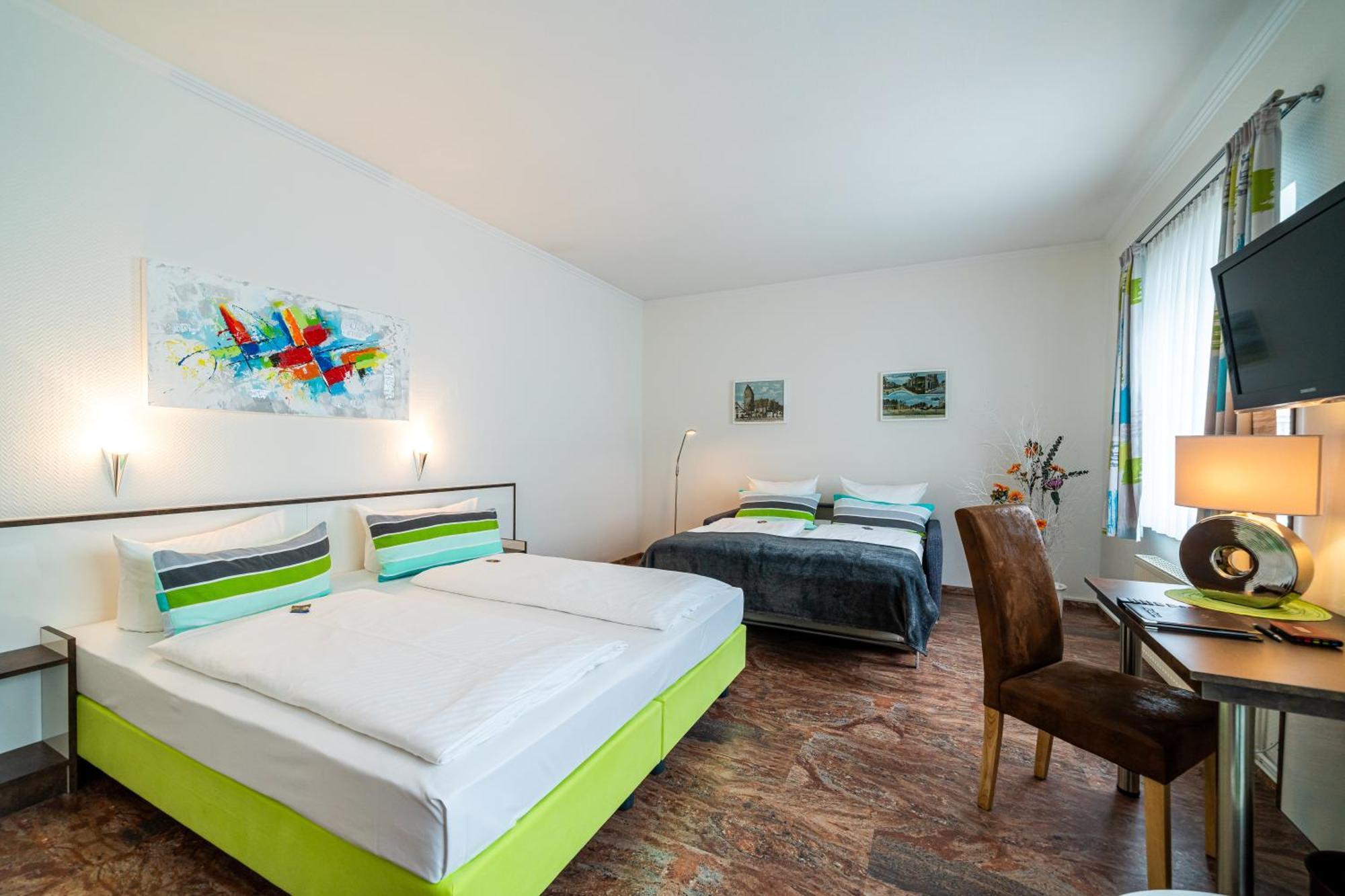 Hotel Stadtkrug Пархим Экстерьер фото